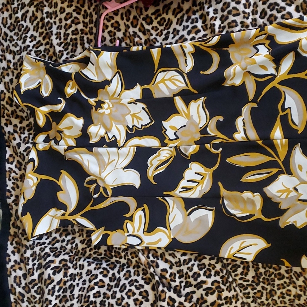 Black & Gold floral dress - Picture 6 of 12